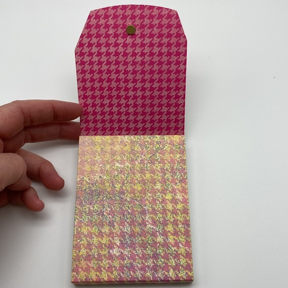 Decorative Mini Cupcake Decoration Notepad Magnetic Closure FREE W/ $36 purchase - Picture 2 of 11